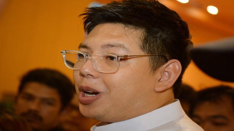 'องอาจ'ย่องเงียบ เข้ามอบตัวกลางดึก 