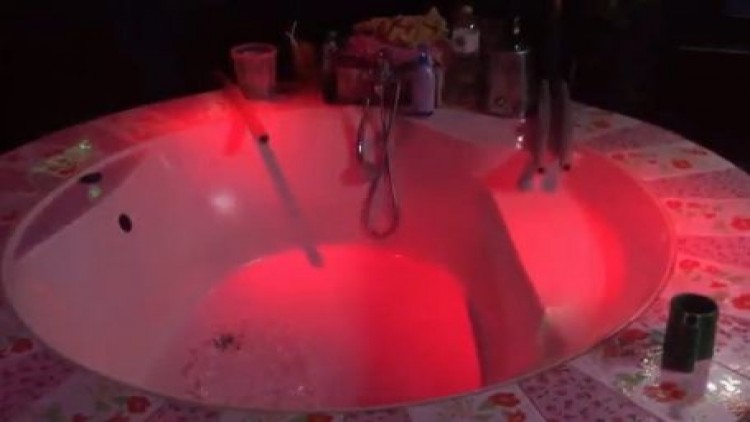 ลุยตรวจผับพัทยา รวบหญิงสาว2รายโชว์เปลือย