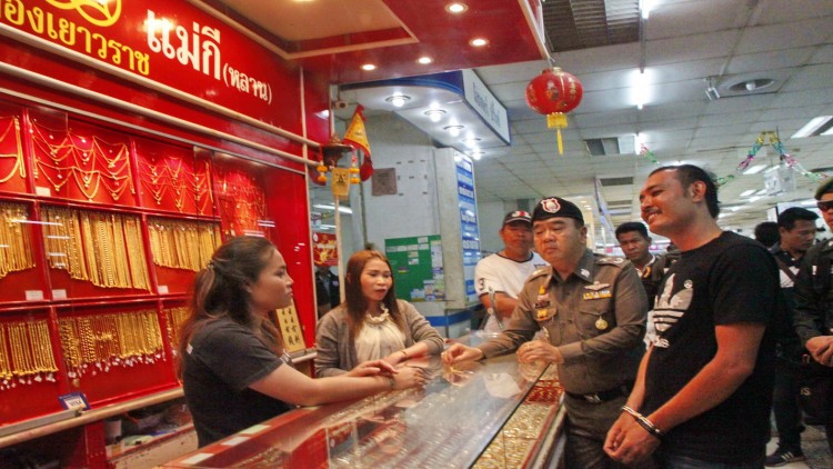 รวบได้แล้ว โจรชิงทองร้านญาติตำรวจ