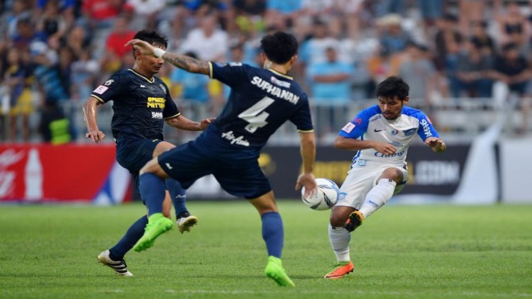 ฉลามช็อก!! 'พัทยา' 10 คนพลิกแซงดับ 2-1