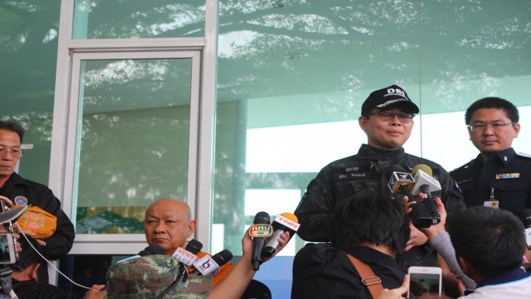 ประชุม6ชม.ไม่เป็นผล ลูกศิษย์ไม่ให้เข้าค้นวัดธรรมกาย