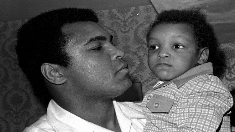 กักลูกชาย 'มูฮัมหมัด อาลี'