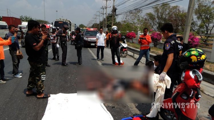 สุดสยอง! รถพ่วงเหยียบจยย. สาวท้องแก่ร่างเละ-ลูกทะลักดับ