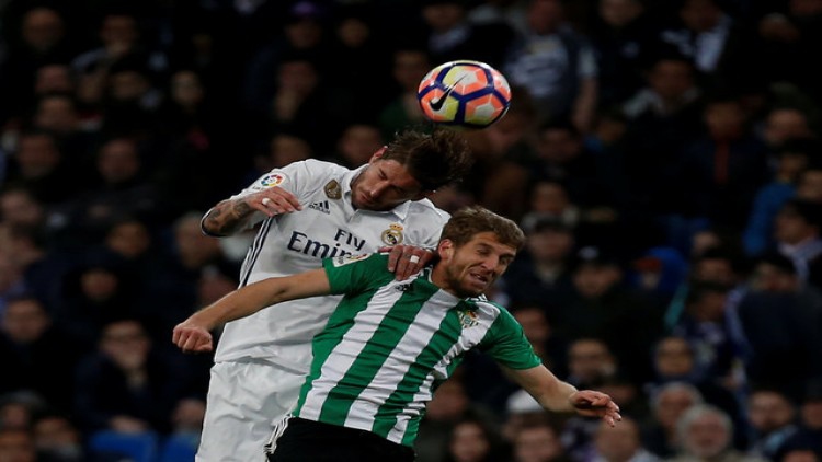 ราชันแซงเบติสท้ายเกม2-1 ปาดบาร์ซาขึ้นจ่าฝูง