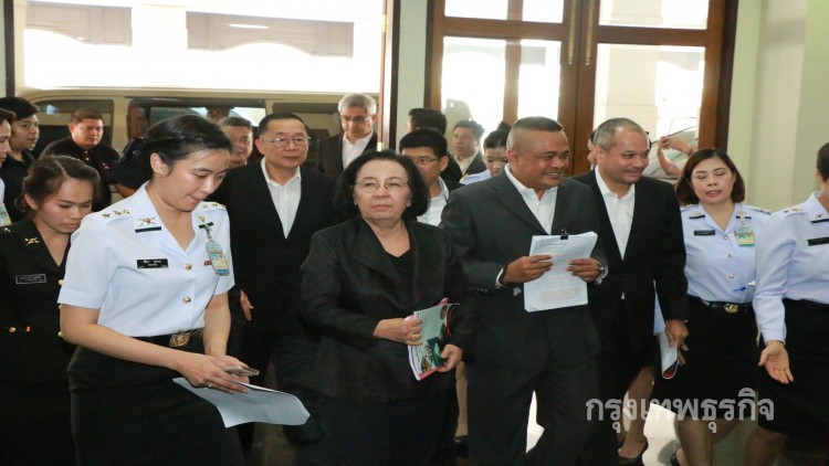 '10 แกนนำ นปช.' ตบเท้าร่วมเวทีปรองดอง