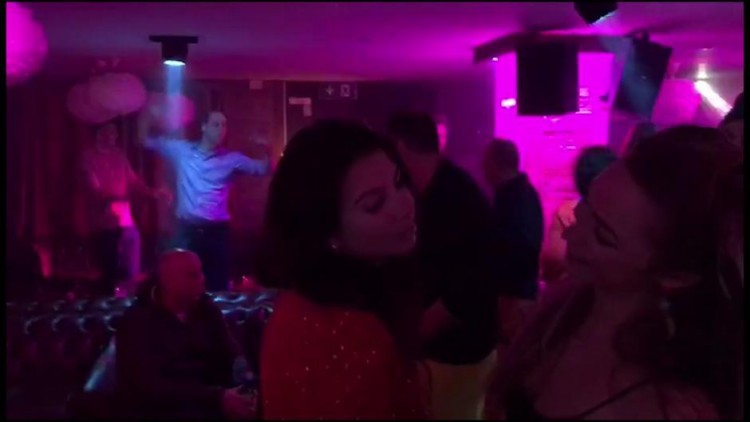 วิจารณ์กระหึ่ม! เจ้าชาย ‘วิลเลียม’ ดิ้นในผับ 