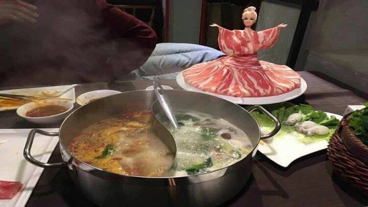 ไอเดียเก๋!แห่รีทวิตร้านชาบูทำหมูสไลด์พันตุ๊กตา
