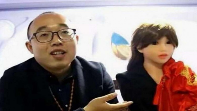 หนุ่มจีนหาแฟนไม่ได้ สุดท้ายแต่งกับ ‘หุ่นยนต์’