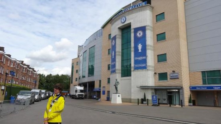 “เชลซี” เอาใจแฟนแจกเบียร์ฟรีหน้าสนาม