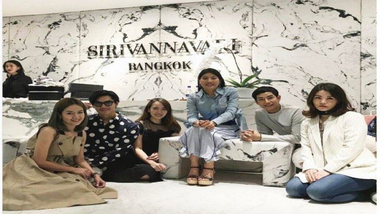 เจ้าหญิงนักออกแบบ ประทานลายเซ็นพระนาม