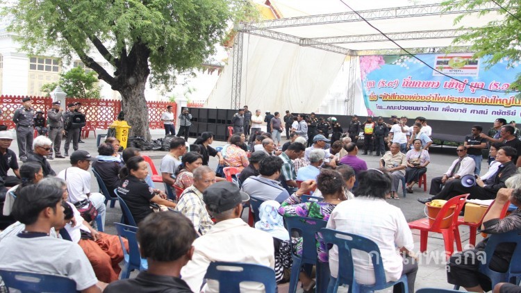 รื้อเวทีม็อบข้างวัดเบญฯ ขอตั้งสภาปวงชนชาวไทย