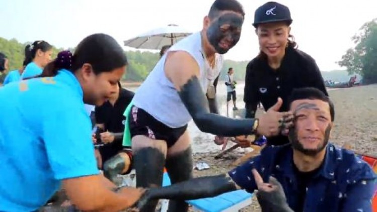 ผู้ว่าฯนำเที่ยว 'สปาโคลนร้อนคลองมะรุ่ย' ท่องเที่ยววิถีไทย