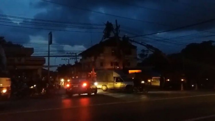 ชาวบ้านเขาหลักโวย การไฟฟ้าตัดไฟ12ชั่วโมง ทำธุรกิจเสียหาย