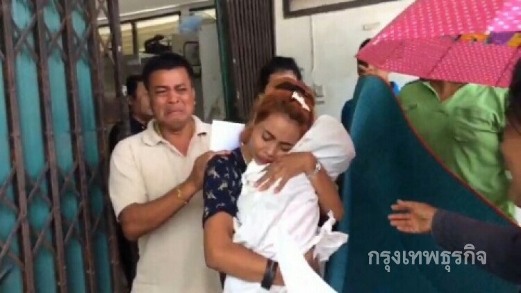 ฝังศพน้องเบต้า เหยื่อพ่อผูกคอไลฟ์สด