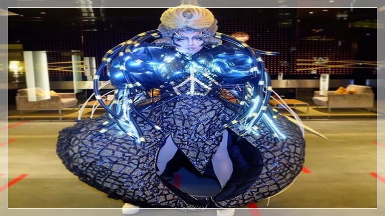 ถ้าไม่ใช่มาดามมด ชุดแบบนี้ใส่ไม่ได้นะจ๊ะ 