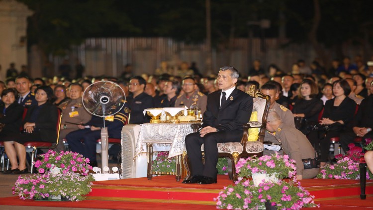 'ในหลวงร.10' ทอดพระเนตรคอนเสิร์ตเฉลิมพระเกียรติ ร.9
