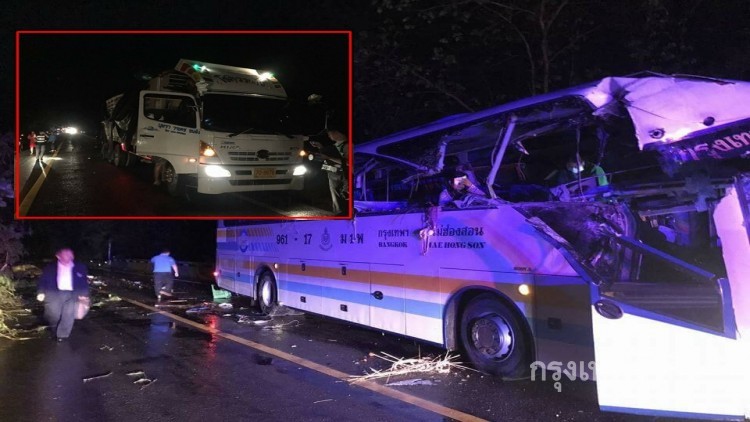 เด็กเจ็บ6ผู้ใหญ่3 สิบล้อชนรถทัวร์ เหตุฝนตกหักหลบกิ่งไม้