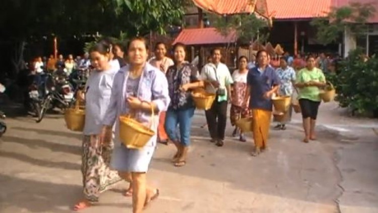 ไอเดียเจ๋ง! ใช้ตะกร้าจ่ายตลาด แทนถุงพลาสติก