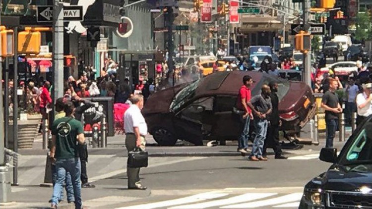 รถพุ่งชนคนย่านไทม์สแควร์-ตาย1-เจ็บ10