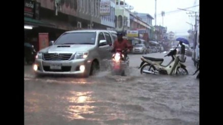 ปากน้ำโพ อ่วม! น้ำท่วมสูง 30-50 ซม.