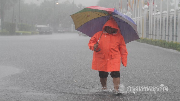 ฝนตกทั่วกรุง-ตลาดพงษ์เพชรน้ำท่วมสูง