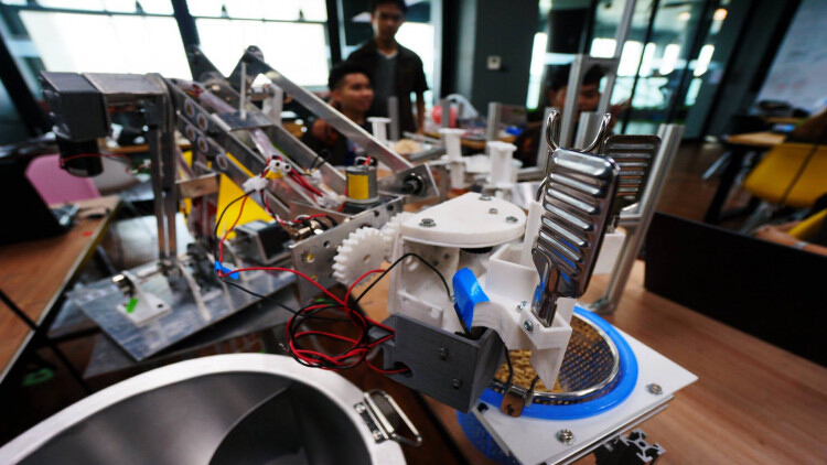 Robotics Food Fair โชว์หุ่นยนต์ทำอาหาร ฝีมือนักศึกษาฟีโบ้