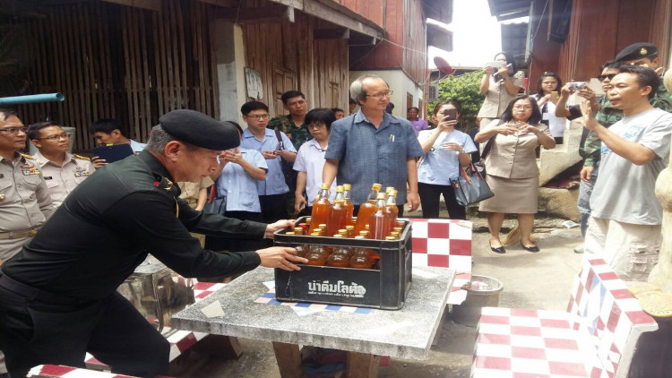บุกค้น3จุดผลิตน้ำผึ้งปลอม ไหวตัวทัน2 ส่วนอีกรายเจอรวบ