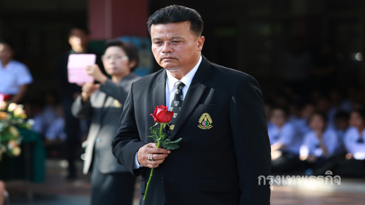 ย้ายไม่ย้าย! ผอ.รร.สามเสน