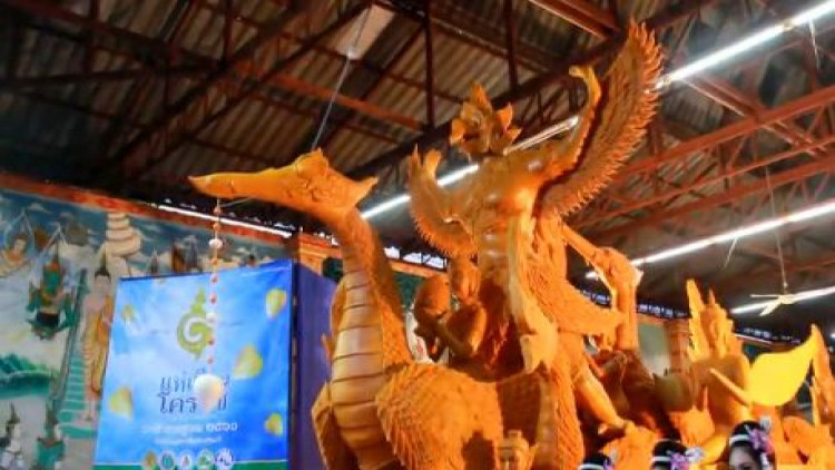 โคราชจัดเต็มงานแห่เทียน ชิงถ้วยพระราชทาน ยิ่งใหญ่ตระการตา