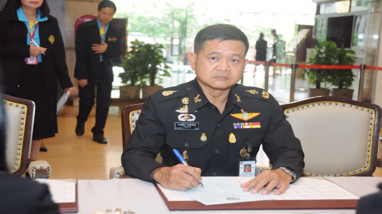 ผบ.พล.1รอ. น้ำตาคลอขอทำงานถวาย 'รัชกาลที่9' ถึงวันสุดท้าย