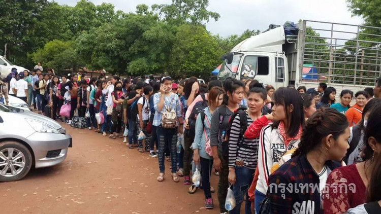 แรงงานเมียนมาแห่กลับยอดแตะ 2 หมื่นคน