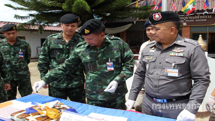 ทหารรวบโจ๋17สมุนว้าเหนือ ขนยาบ้า1แสนเม็ด