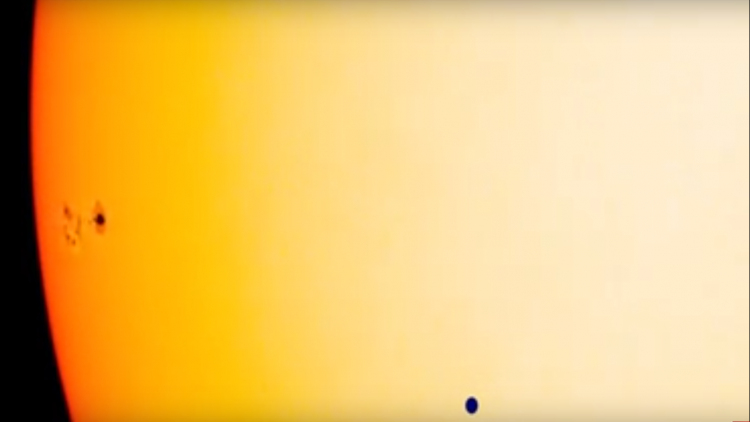 'นาซา' พบจุดมืดยักษ์ดวงอาทิตย์