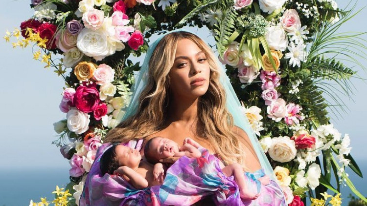 แฟนคลับปลื้ม! 'บียอนเซ่' โพสต์รูปลูกแฝดครั้งแรก