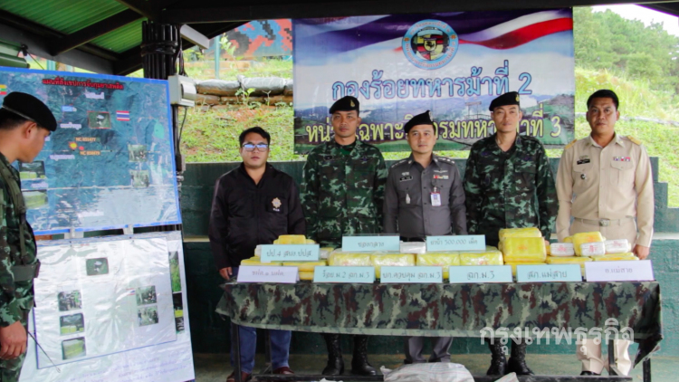 4หนุ่ม ขับจยย.ฝ่าด่านทหาร-ตร. ขนยาบ้า 5 แสนเม็ด