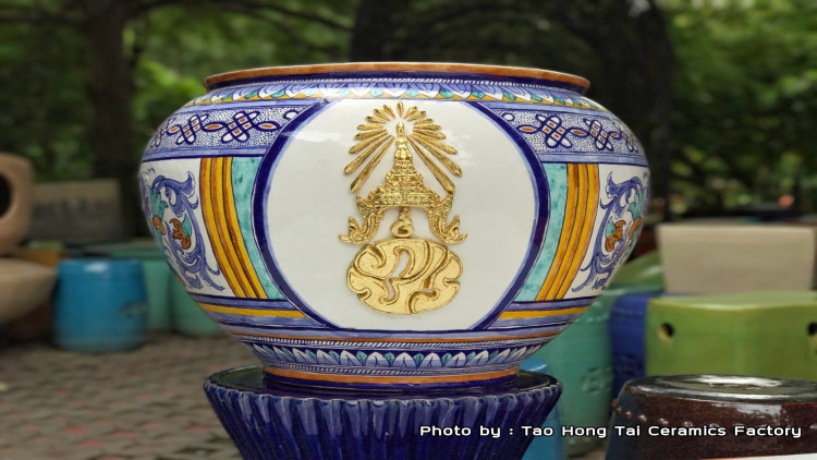 ความนัยบนเซรามิกประดับพระเมรุมาศ 