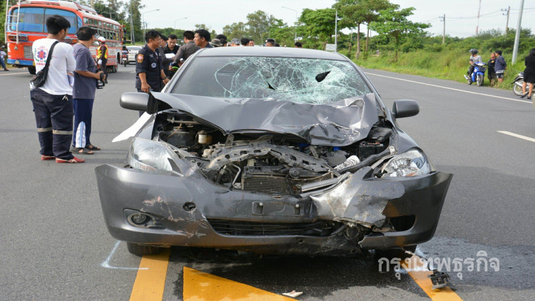 เก๋งซิ่งชน 4 ศพแม่-ลูก-หลานดับอนาถ