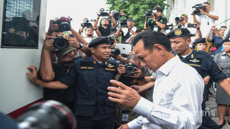 ทนายรอเยี่ยม 'บุญทรง' เตรียมยารักษาประจำตัว มอบให้เรือนจำ