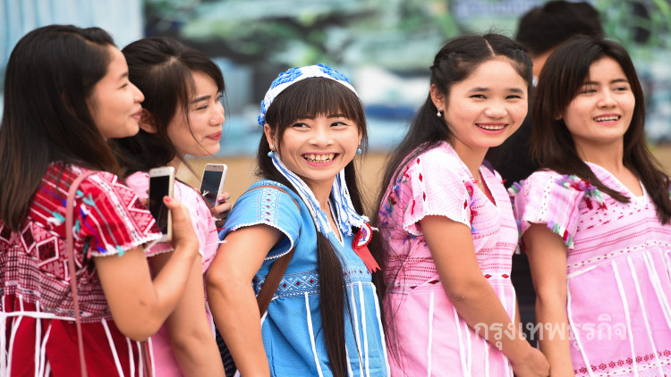 ความงามของสาวกะเหรี่ยง