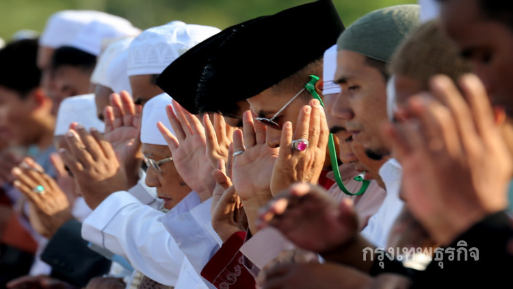 ชาวไทยมุสลิมร่วมกันละหมาดวันอีฎิลอัดฮา