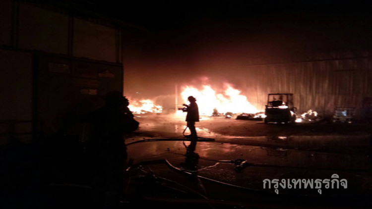 ไฟไหม้โรงงานผลิตเครื่องสำอาง-หัวน้ำหอม วอดกว่าร้อยล้าน