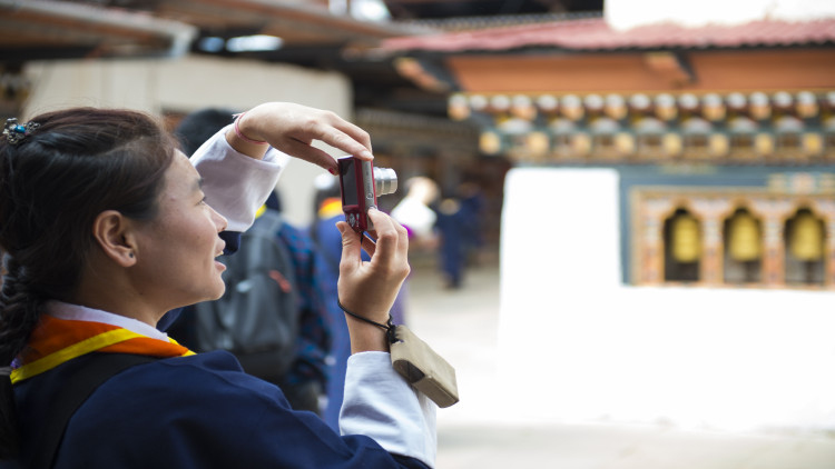 โลกเงียบหลังเลนส์