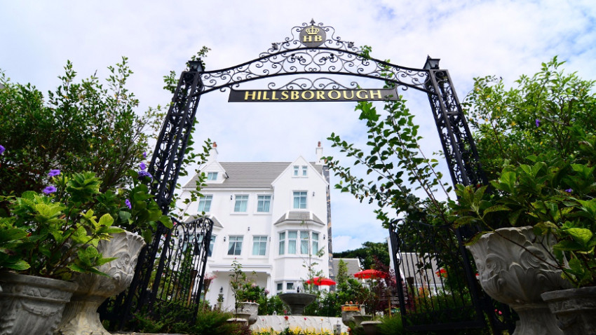 โรแมนติกกลางหุบเขา ฮิลล์โบโร ดิ อิงลีชคันทรีเฮาส์