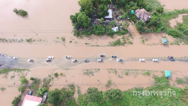 อ่วม!! น้ำท่วม อ.วังทอง ขยายวงกว้าง 