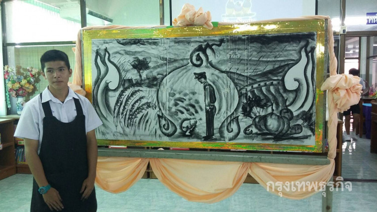 หนึ่งเดียวของประเทศ! เด็กพิจิตรโชว์วาดภาพในหลวง ร.9