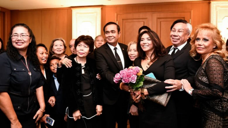 อยู่ต่อเลยได้มั้ย! คนไทยในสหรัฐแห่เชียร์ 'ประยุทธ์'