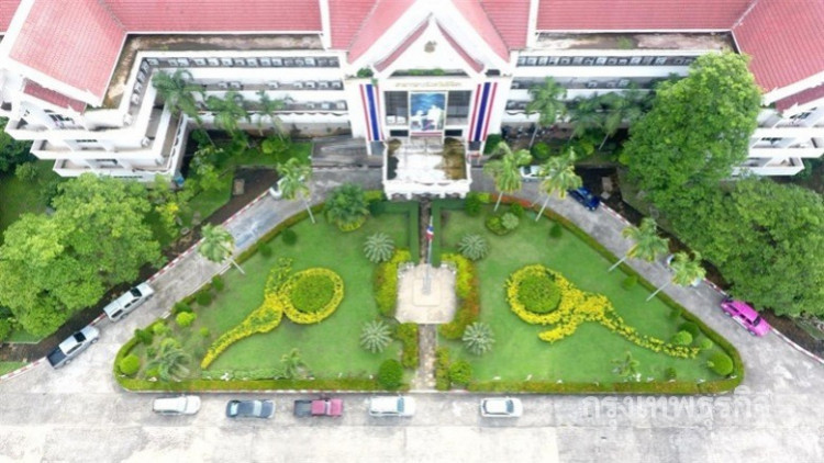 ศูนย์ราชการพิจิตรปลูกต้นดาวเรืองสัญลักษณ์เลข ๙