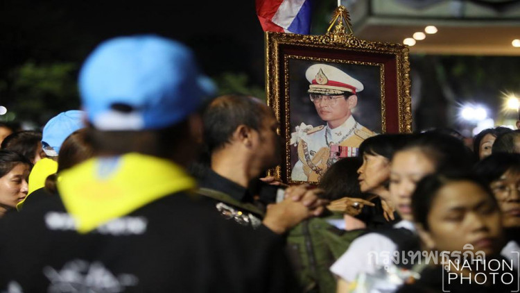 ปชช.หลั่งไหลผ่าน9จุดคัดกรอง เข้าพื้นที่ท้องสนามหลวง