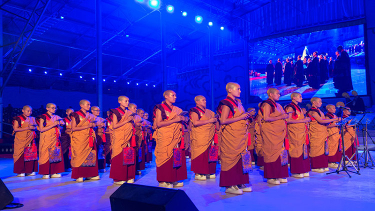 ภูฏานสวดมนต์ใหญ่ถวายแด่ในหลวง ร.9 พรุ่งนี้
