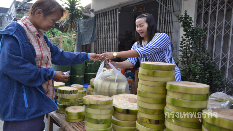 พิษน้ำท่วม!! 'ต้นกล้วย-ใบตอง' ปรับราคาขึ้น